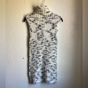 Zara Black and White Knit Sleeveless Top